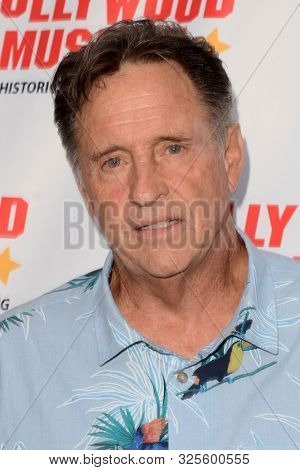 LOS ANGELES - SEP 25:  Robert Hays at the 55th Anniversary of 