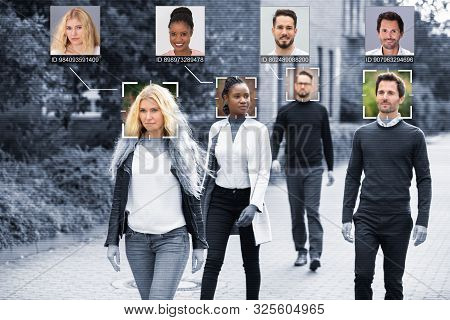 Selective Focus Of People Faces Recognized With Intellectual Learning System