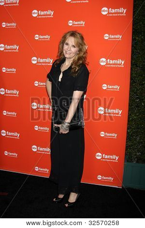 LOS ANGELES - 1. května: Lea Thompson dorazí na West Coast Upfronts ABC Family klubu The Sayers 
