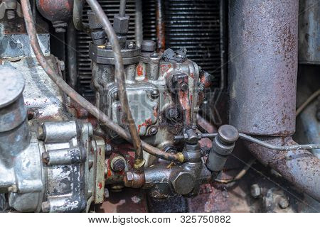 Retro Tractor. T-25. Breakage, Oil Flow In The Cylinder. There Is A Tint. Air Cooling.