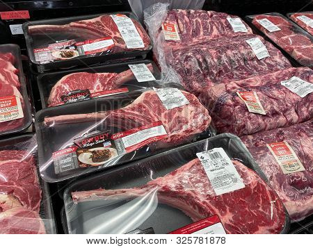 Orlando,fl/usa -10/4/19:  Fresh Ribeye Steak In The Refridgerated Meat Aisle Of A Sams Club Grocery 