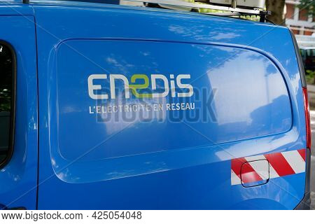 Toulouse , Occitanie France - 06 16 2021 : Enedis Edf Logo Sign And Brand Text On Side Panel Van Tru