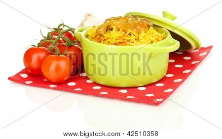 Köstlichen Pilaf mit Gemüse, isolated on white