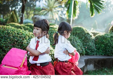 Primary School Student Fight Hating Each Other.