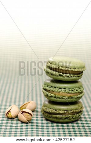 Macarons สามสีเขียว