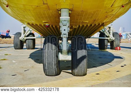 Helicopter Landing Gear With Aircraft Thrust Pad. Landing Gear Of Military Helicopter. Wheel Of Airp