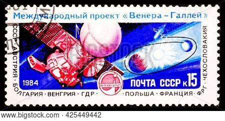 Russia, Ussr - Circa 1984: A Postage Stamp From Ussr Showing Interkosmos Venus - Halley Project