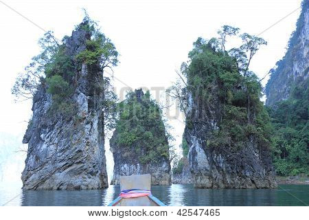 Cheow Larn Lake