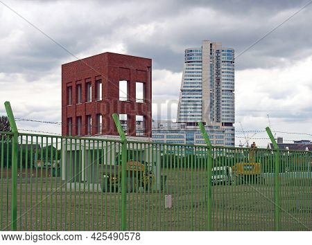 Leeds, West Yorkshire, United Kingdom - 17 June 2021: Construction Work On The New Aire Park Mixed U