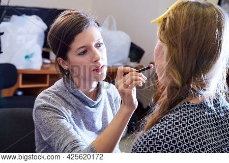 Kirov, Russia - November 09, 2019: Backstage Scene How Professional Make-up Artist Doing Glamour Mod