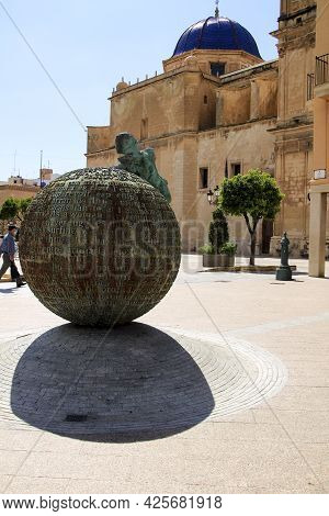 Elche, Alicante, Spain. July 2, 2021: Geografia De La Memoria Sculpture Of The Author Eutiquio Estir