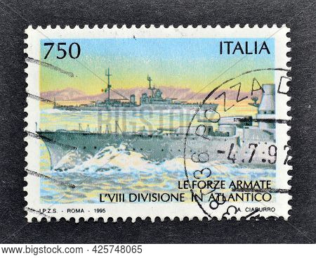 Italy - Circa 1995 : Cancelled Postage Stamp Printed By Italy, That Shows Second World War - Eighth 