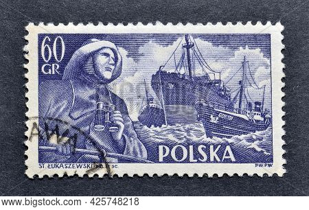Poland - Circa 1956 : Cancelled Postage Stamp Printed By Hungary, That Shows Poland, Shows A Fisherm