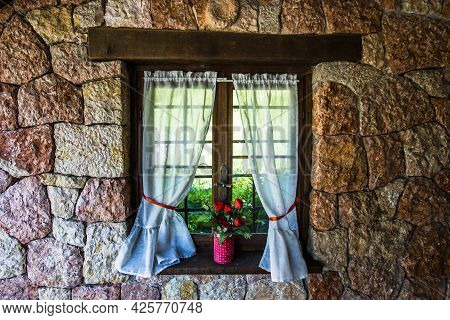 2021 06 13 Lessini Window With Flowers
