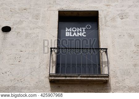 Toulouse , Ocitanie France  - 06 30 2021 : Mont Blanc Logo Text And Brand Sign Shop German Manufactu