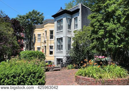 Washington Dc, Usa - June 14, 2013: Residential Architecture Of Capitol Hill Viewed From Public Stre
