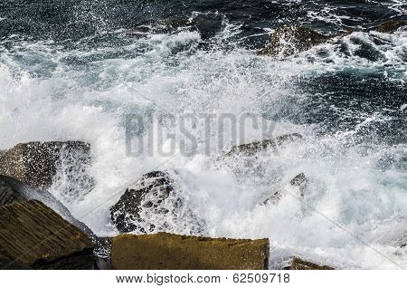 Splashing Wave