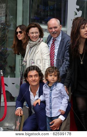 LOS ANGELES - APR 2:  Samantha Bloom, Colin Stone, Orlando Bloom, Flynn Bloom at the Orlando Bloom Hollywood Walk of Fame Star Ceremony at TCL Chinese Theater on April 2, 2014 in Los Angeles, CA
