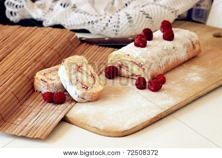 Biscuit cake