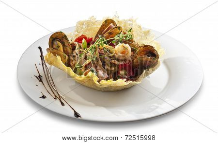 Mussles Salad With Vegitables In Tortilla Bowl Shape