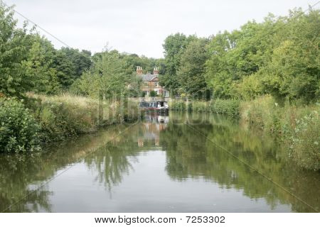 Канал и Narrowboat