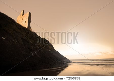 Ballybunion หาดปราสาทและหน้าผาที่พระอาทิตย์ตก