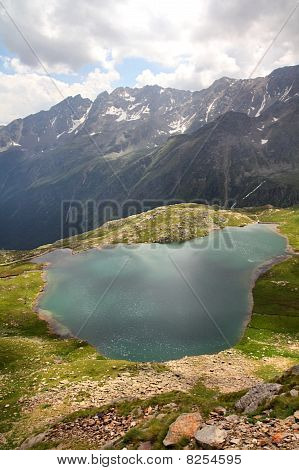 Jezero v Alpách