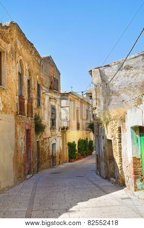 Alleyway. Genzano di Lucania. Italy.