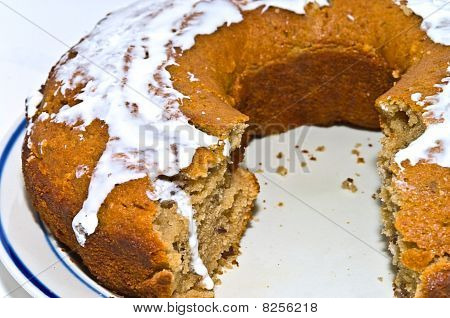 Bolo bundt com glacê