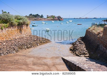 Vista do mar da ilha de Brehat, França