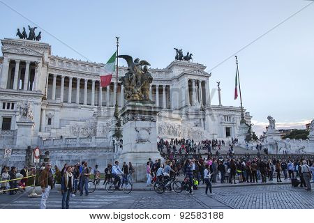 Vittoriano building on the Piazza Venezia in Rome