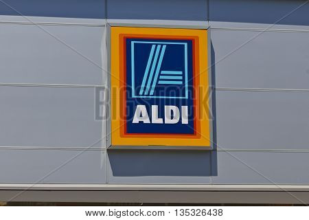 Indianapolis - Circa June 2016: Aldi Discount Supermarket. Aldi sells a range of grocery items including produce meat & dairy at discount prices 