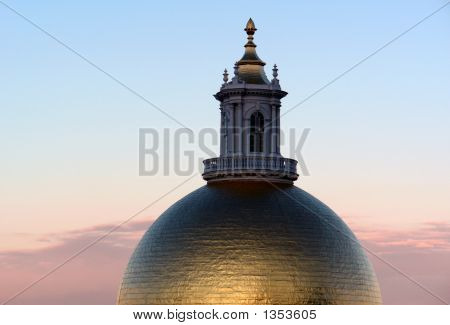  Massachusetts Statehouse Dome za úsvitu
