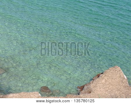 Crystal water with natural rocks - Mare cristallino con scogliera di alghe