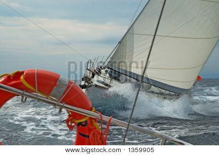  ล่องเรือ