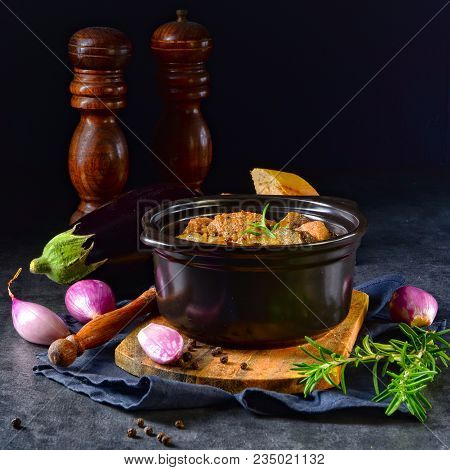 Eggplant Casserole - (melitzanes Me Kreas Sti Katsarola)