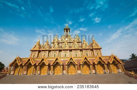 Golden Sanctuary(temple) In Wat Tha Sung Uthai Thani