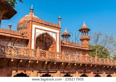 Fatehpuri Masjid, A Mosque Near Taj Mahal In Agra - Uttar Pradesh, India