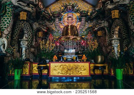 Da Lat, Vietnam - March 9, 2017: The Interior Of The Temple Of The Golden Buddha In Van Hanh Pagoda 