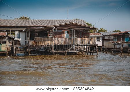 Bangkok February 7 2016: Culture, Features And Life Of Thailand.  Chao Phraya River