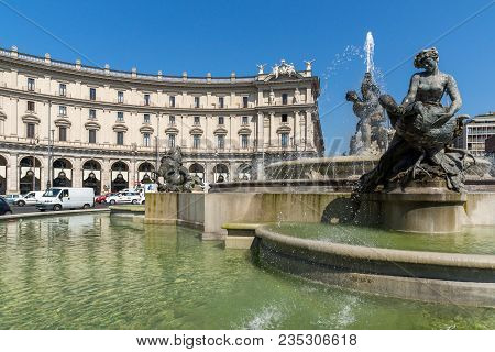 Rome, Italy - June 22, 2017: Amazing View Of Piazza Della Repubblica, Rome, Italy