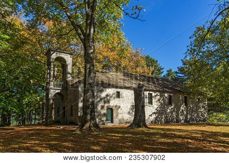 Metsovo, Epirus, Greece - October 19, 2013: Autumn View Of Orthodox Church In Village Of Metsovo, Ep