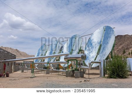 Big Solar Water Boilers in modern experimental school in Leh, Ladakh, India. Alternative energy conÃÂept