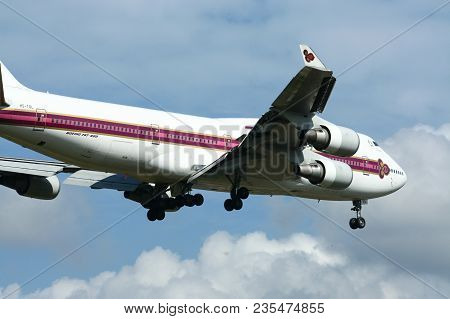 Hs-tgl Boeing 747-400 Of Thaiairway.