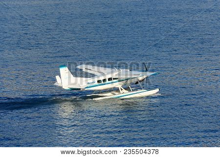 Vancouver - Nov 9, 2014: Vancouver Seair Cessna 208 Caravan Seaplane In Vancouver Harbour, Vancouver