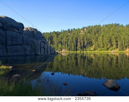 Wędkowanie nad jeziorem żywy