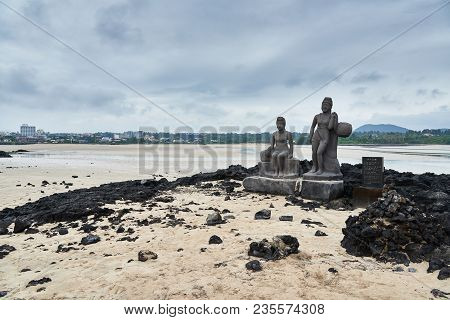 Jeju, Korea - May 24, 2017: Olle Course No.3 And Pyoseon Haevichi Beach With Statues Of Haenyeos. It