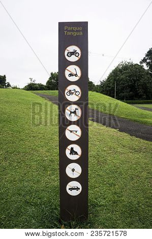 Park Signpost Communication Information Forbidden Guidance Nature