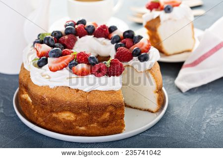 Angel Food Cake With Whipped Cream And Berries