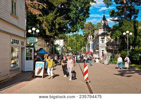 Jurmala, Latvia - July, 2017: Many Tourists On The Street In Jurmala City, Latvia